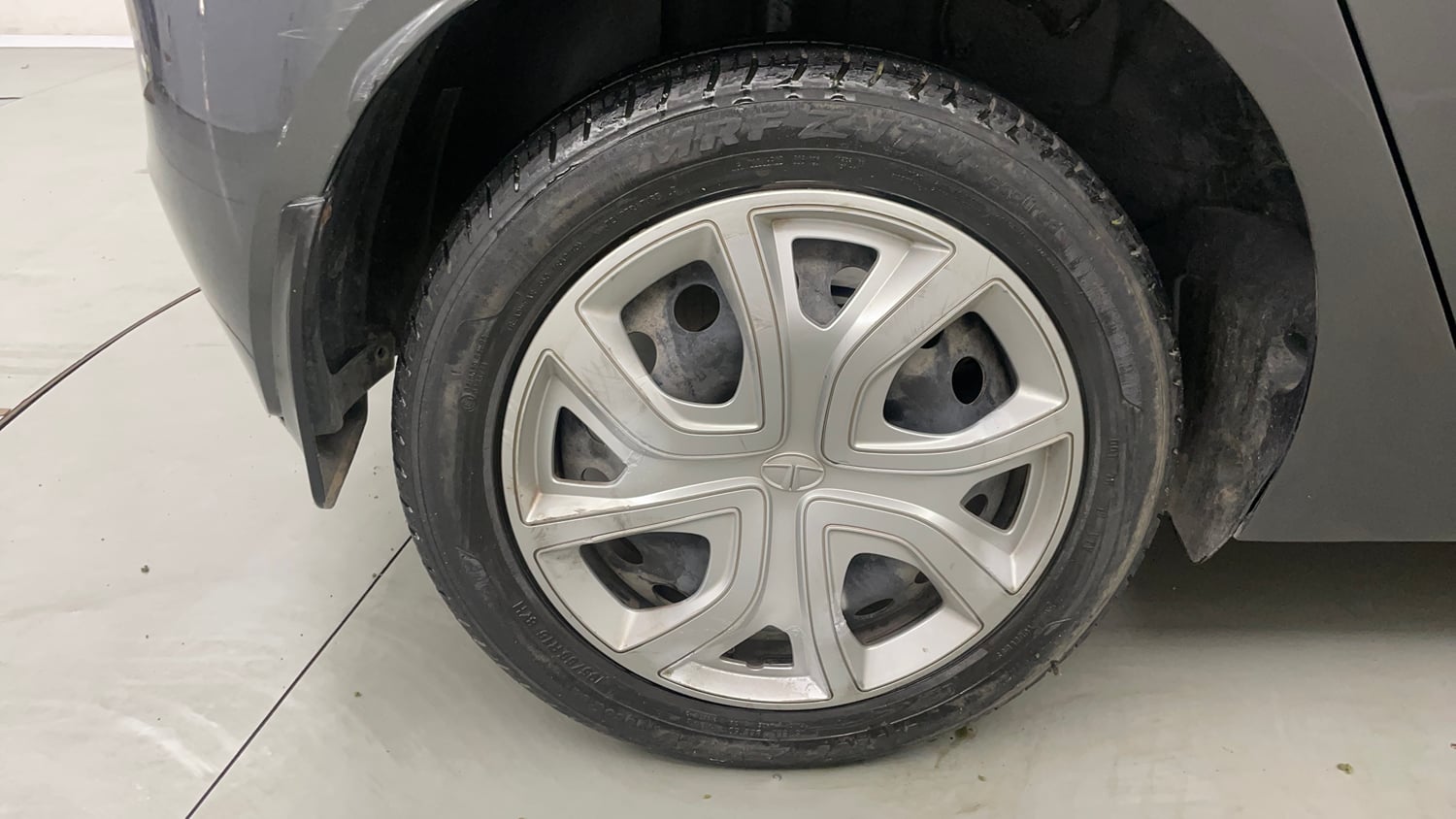 Used 2022 Tata Altroz XM Plus Petrol Petrol Manual tyres RIGHT REAR TYRE RIM VIEW