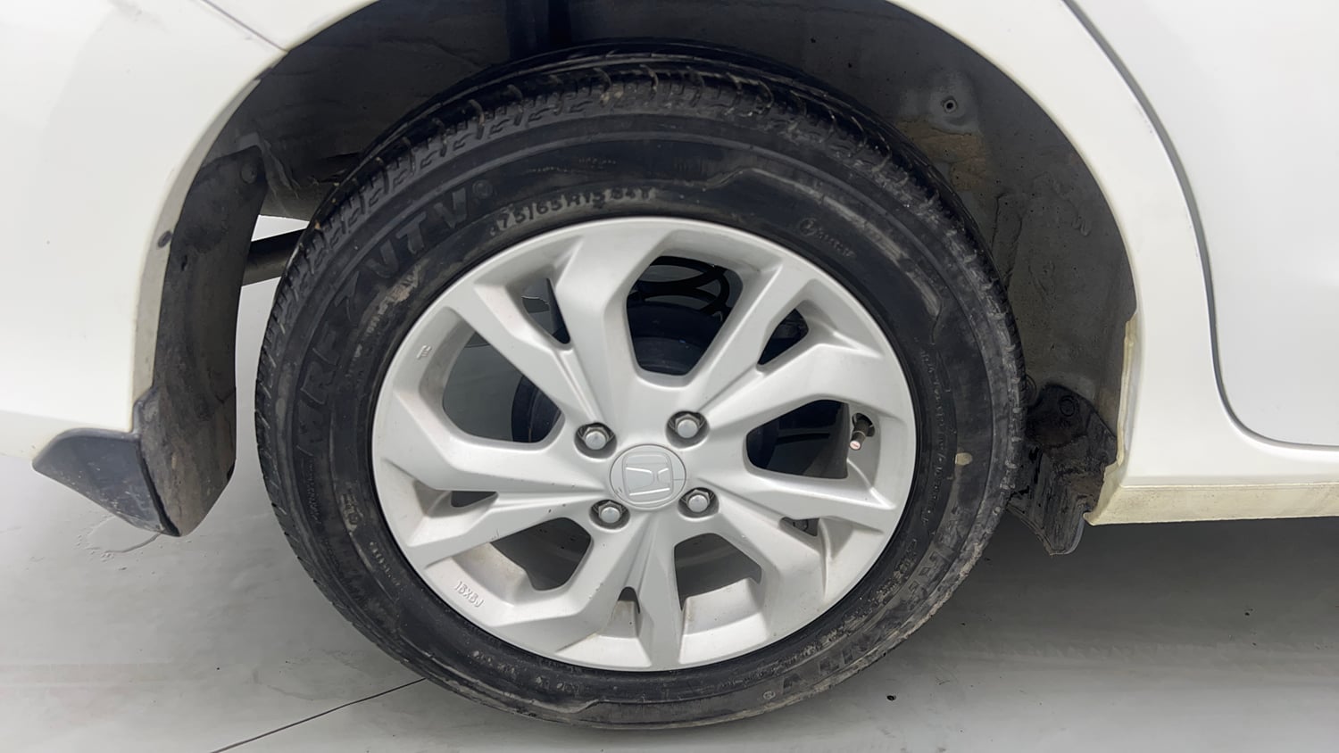 Used 2019 Honda Amaze 1.2 V MT Petrol Petrol Manual tyres RIGHT REAR TYRE RIM VIEW