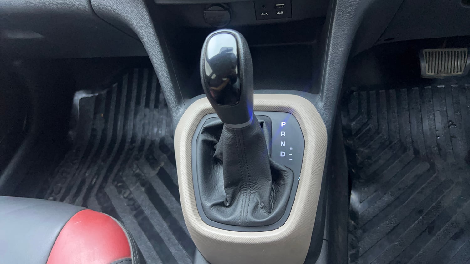 Used 2016 Hyundai Grand i10 Asta AT 1.2 Kappa VTVT Petrol Automatic interior GEAR  KNOB VIEW