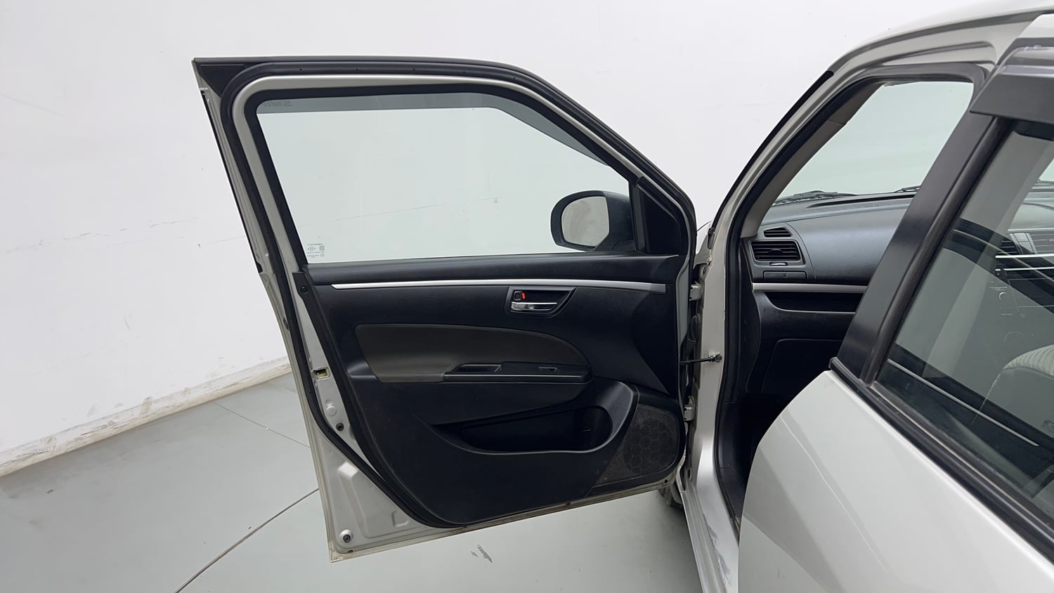 Used 2015 Maruti Suzuki Swift VXi Petrol Manual interior LEFT FRONT DOOR OPEN VIEW