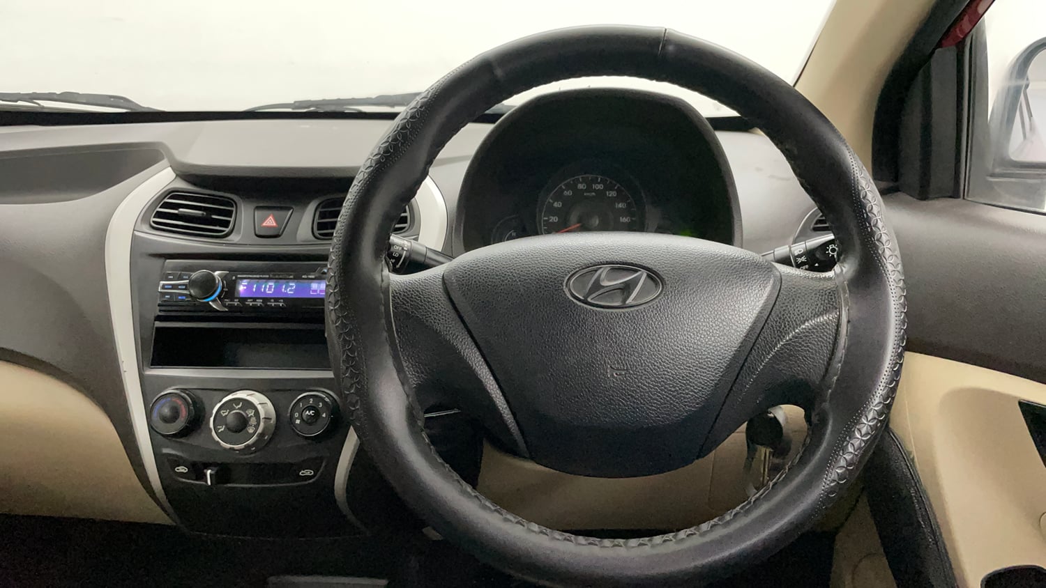 Used 2017 Hyundai Eon Era + Petrol Manual interior STEERING VIEW
