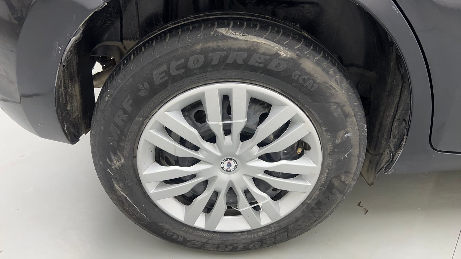 Used 2025 Maruti Suzuki Swift VXi CNG Cng Manual tyres RIGHT REAR TYRE RIM VIEW