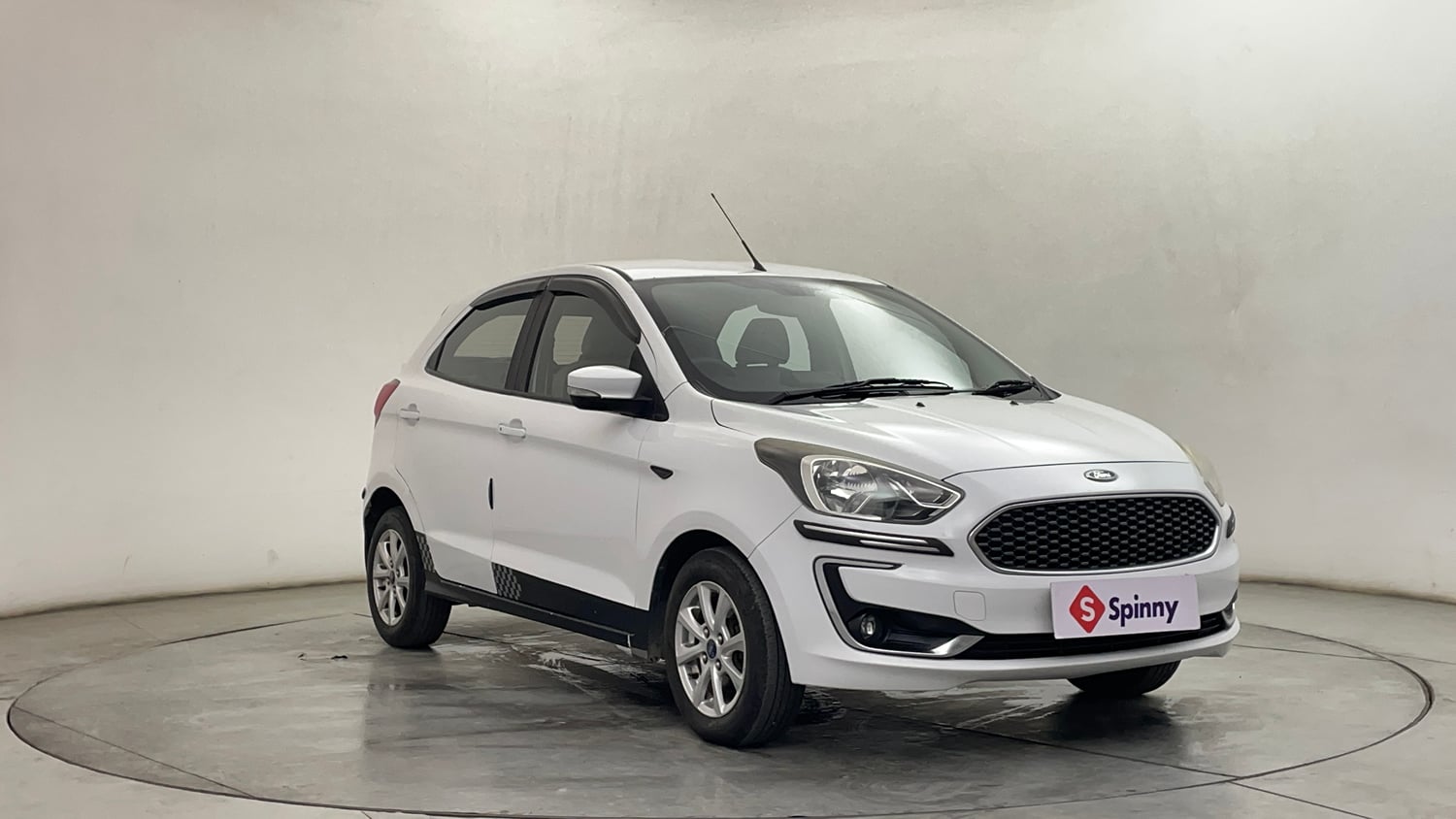 Used 2019 Ford Figo Titanium 1.5 Ti-VCT AT Petrol Automatic exterior RIGHT FRONT CORNER VIEW