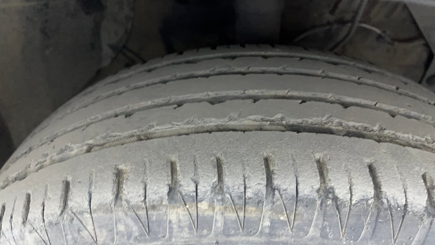 Used 2019 maruti-suzuki Vitara Brezza ZDi Plus Dual Tone AGS Diesel Automatic tyres RIGHT FRONT TYRE TREAD VIEW