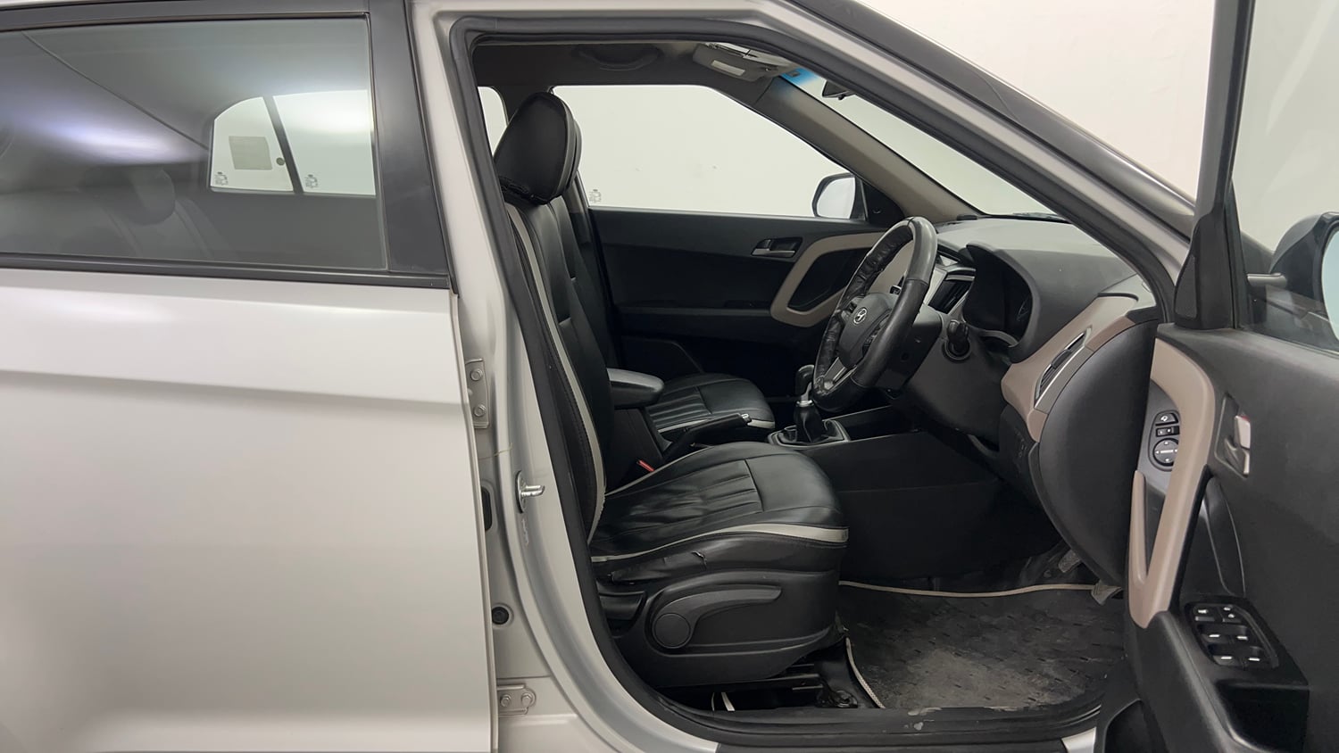 Used 2016 Hyundai Creta 1.6 SX Plus Petrol Petrol Manual interior RIGHT SIDE FRONT DOOR CABIN VIEW