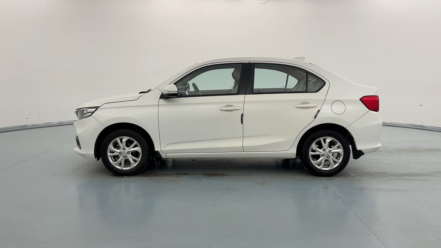 Used 2021 Honda Amaze 1.2 V MT Petrol Petrol Manual exterior LEFT SIDE VIEW