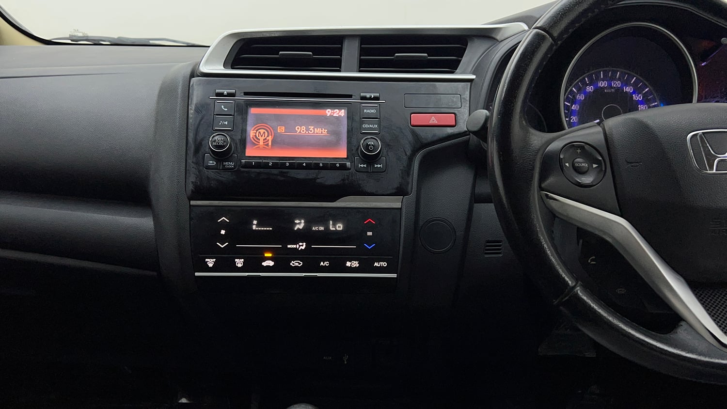 Used 2015 Honda Jazz V Petrol Petrol Manual interior MUSIC SYSTEM & AC CONTROL VIEW