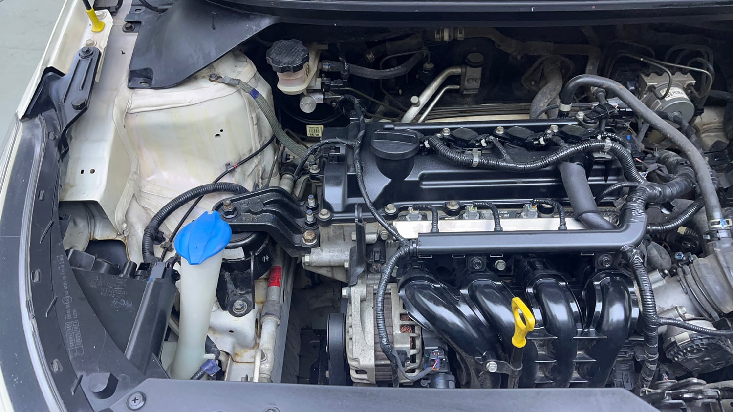 Used 2018 Hyundai Elite i20 Asta 1.2 Dual Tone Petrol Manual engine ENGINE RIGHT SIDE VIEW