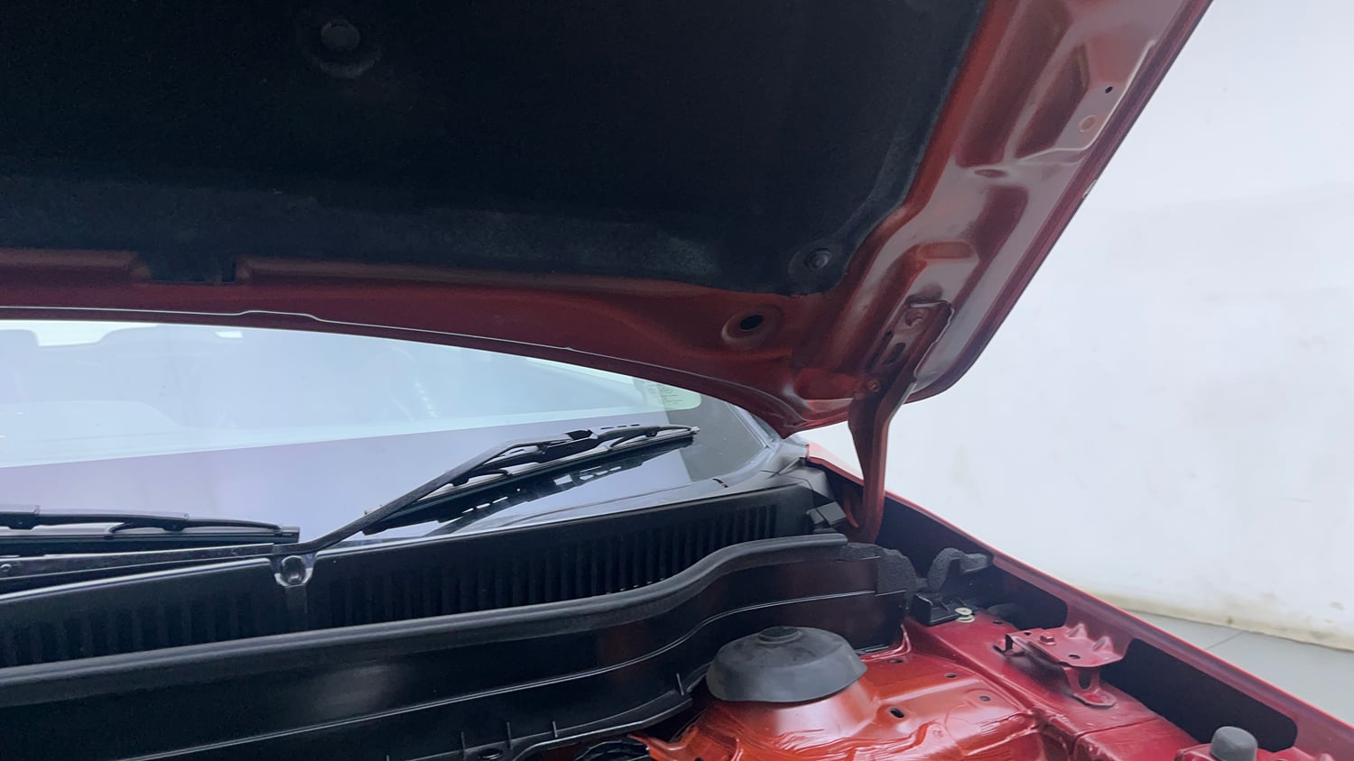 Used 2019 maruti-suzuki Vitara Brezza ZDi Plus Dual Tone AGS Diesel Automatic engine ENGINE LEFT SIDE HINGE & APRON VIEW