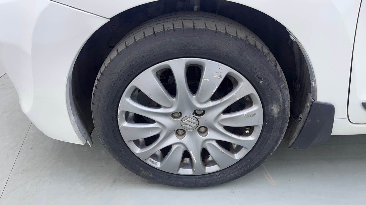 Used 2018 Maruti Suzuki Baleno Alpha 1.2 AT Petrol Automatic tyres LEFT FRONT TYRE RIM VIEW