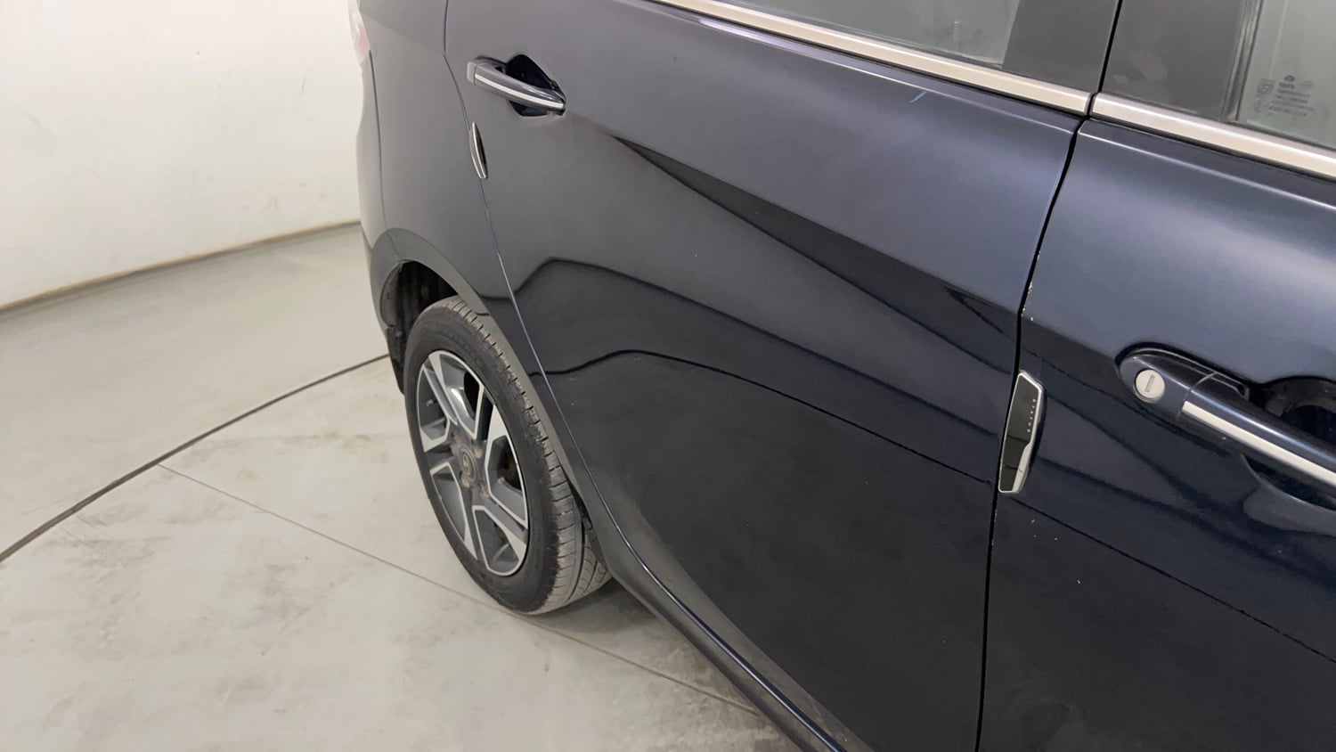 Used 2019 Tata Tigor Revotron XZA Petrol Automatic dents MINOR SCRATCH