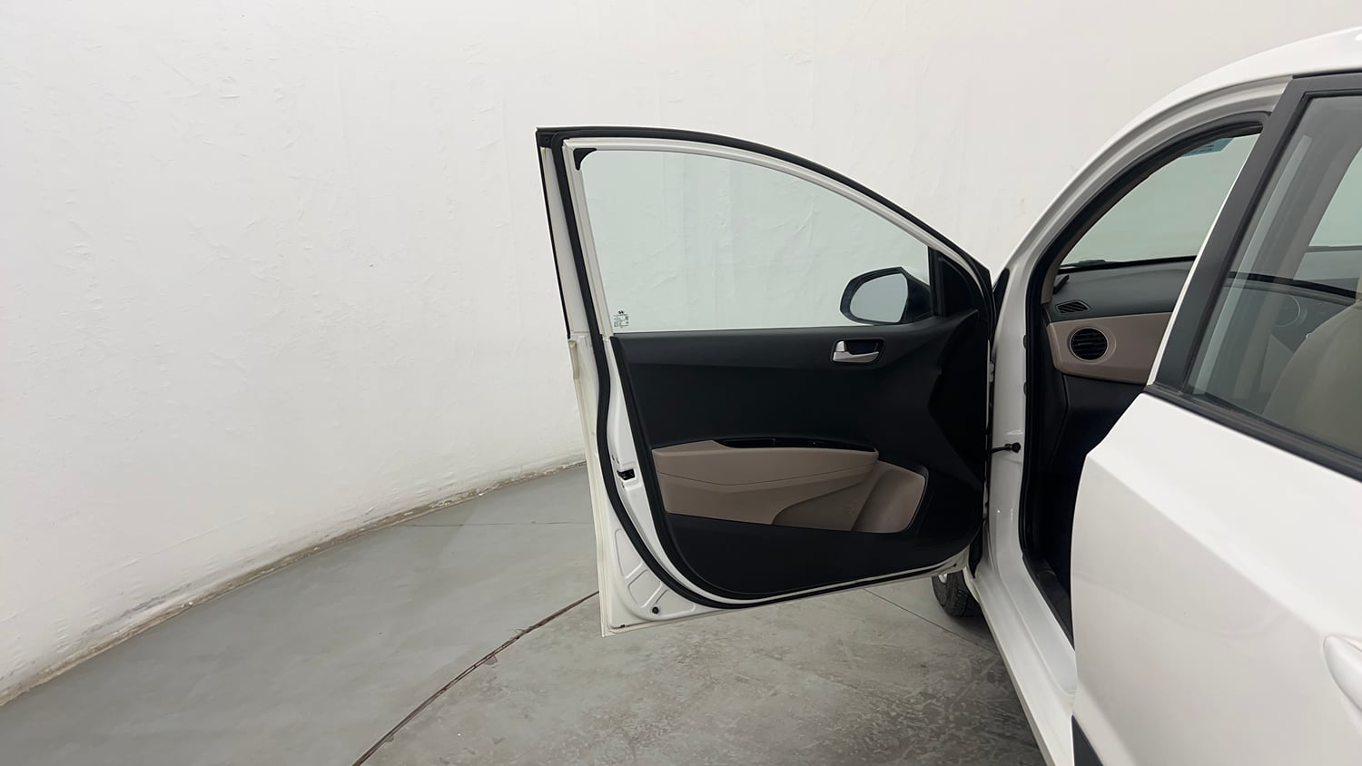 Used 2015 Hyundai Xcent S 1.2 (O) Petrol Manual interior LEFT FRONT DOOR OPEN VIEW
