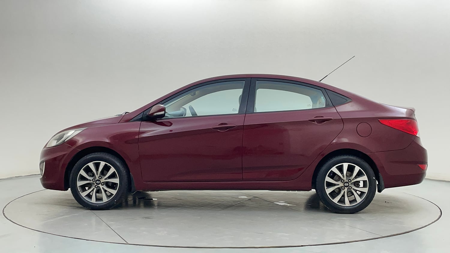 Used 2013 Hyundai Verna Fluidic 1.6 VTVT SX Petrol Manual exterior LEFT SIDE VIEW