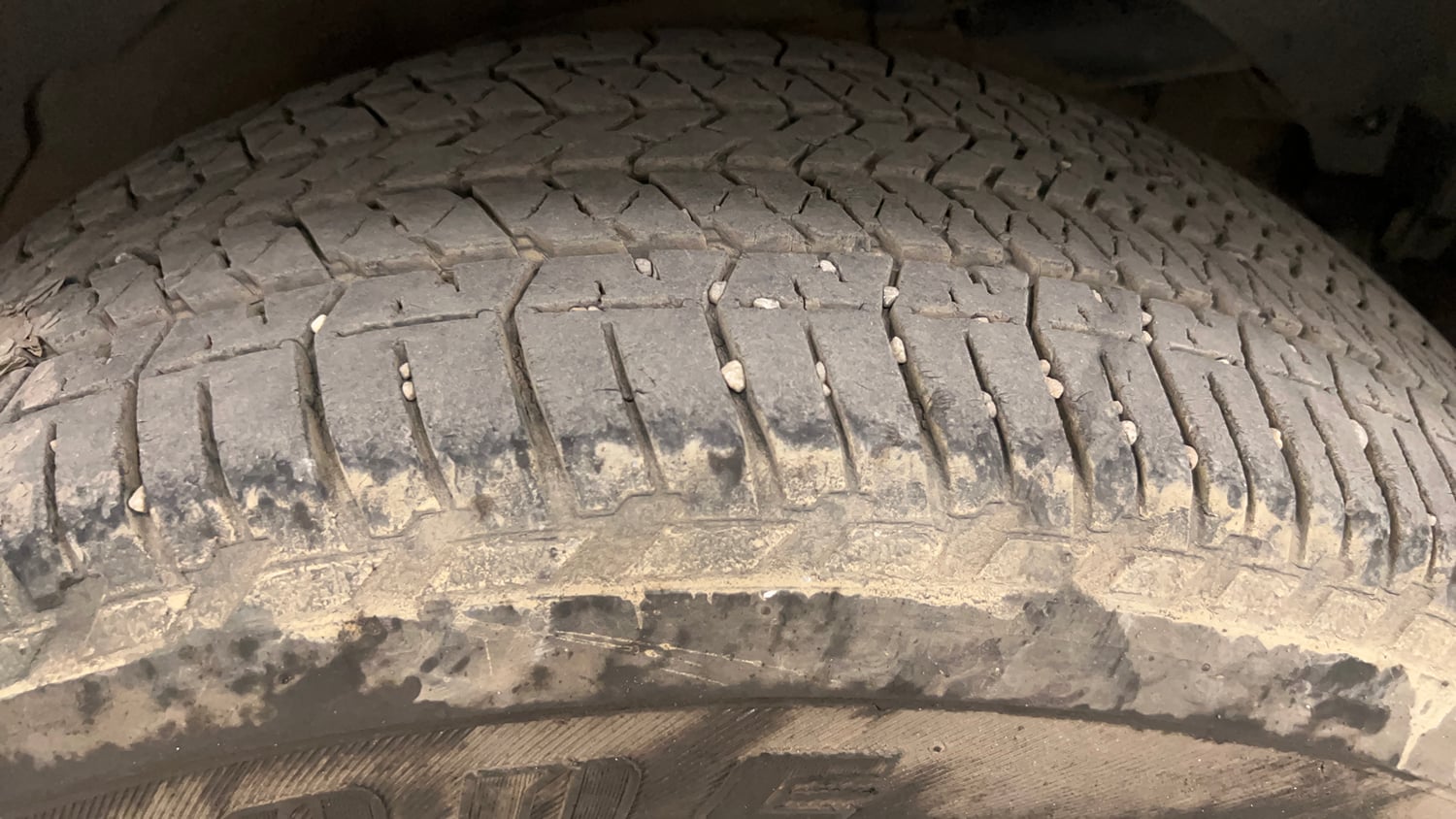 Used 2016 Mahindra XUV500 W4 Diesel Manual tyres LEFT REAR TYRE TREAD VIEW