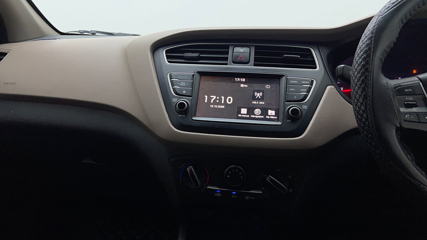 Used 2020 Hyundai Elite i20 Sportz Plus 1.2 Petrol Manual interior MUSIC SYSTEM & AC CONTROL VIEW