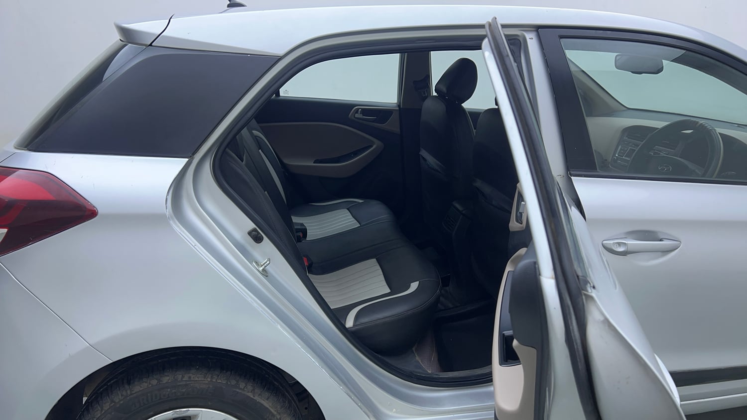 Used 2015 Hyundai Elite i20 Sportz 1.2 Petrol Manual interior RIGHT SIDE REAR DOOR CABIN VIEW