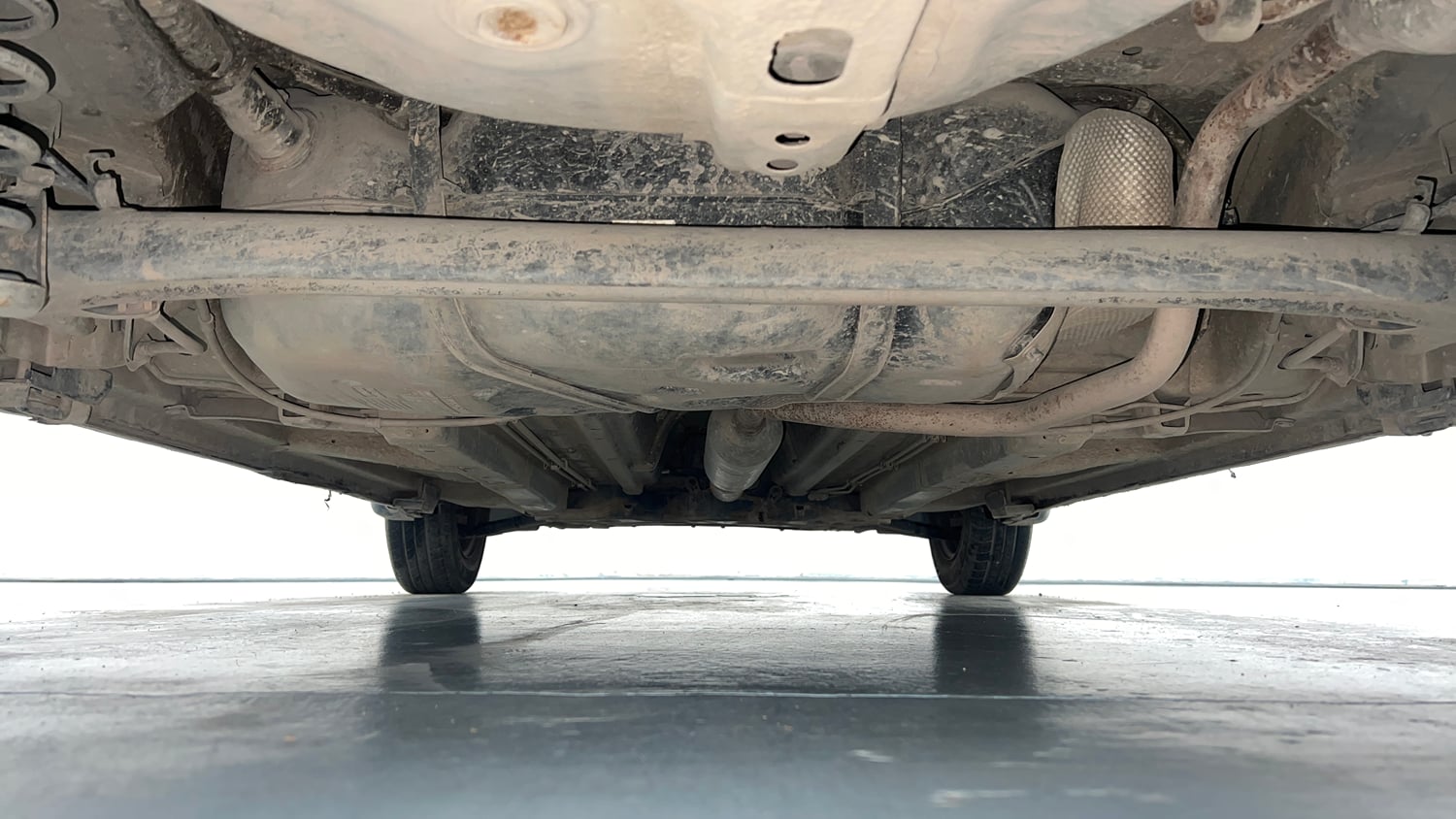 Used 2017 Maruti Suzuki Swift VXi Petrol Manual extra REAR UNDERBODY VIEW (TAKEN FROM REAR)