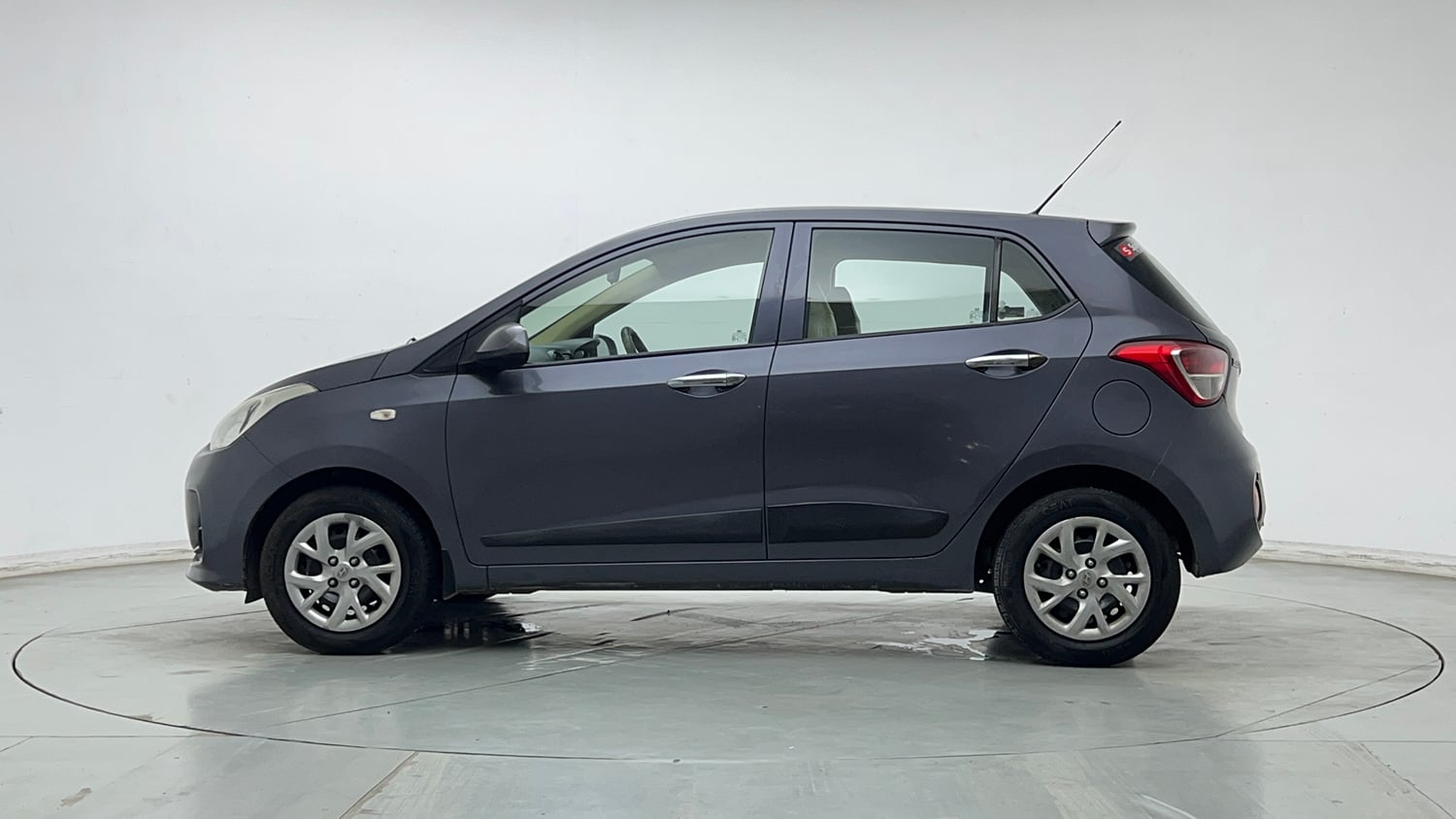 Used 2017 Hyundai Grand i10 Magna 1.2 Kappa VTVT Petrol Manual exterior LEFT SIDE VIEW
