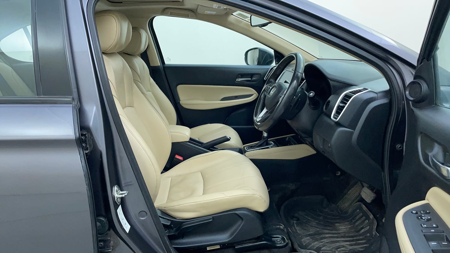 Used 2020 Honda City ZX CVT Petrol Petrol Automatic interior RIGHT SIDE FRONT DOOR CABIN VIEW