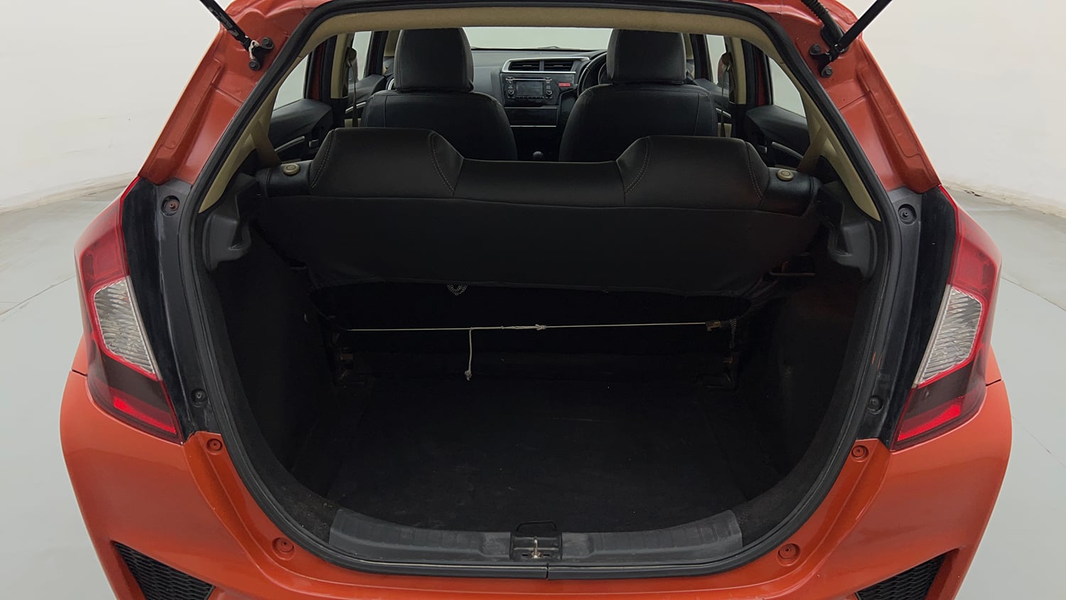 Used 2015 Honda Jazz V Petrol Petrol Manual interior DICKY INSIDE VIEW