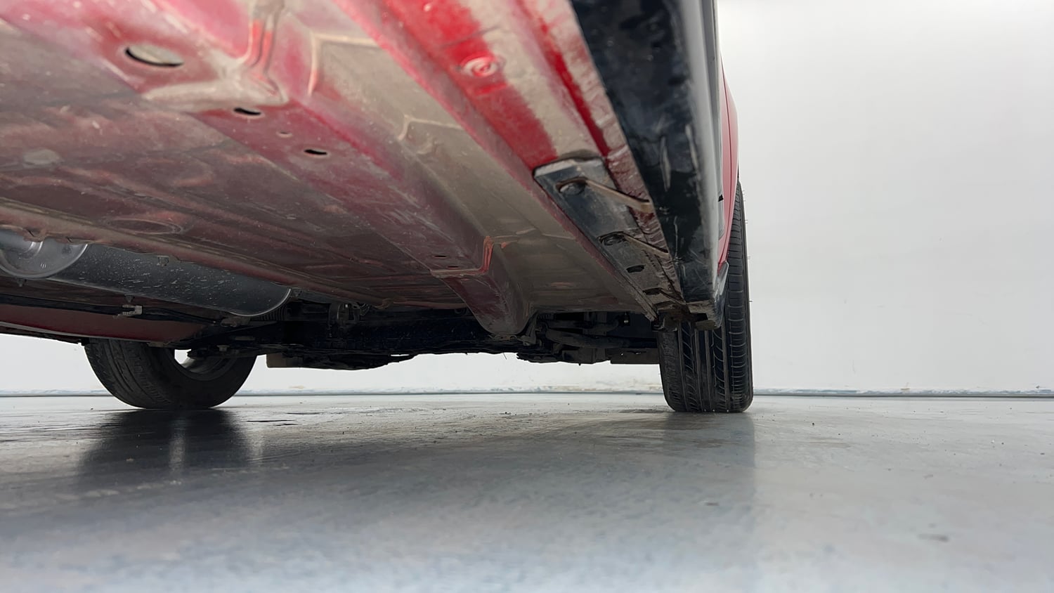 Used 2018 Maruti Suzuki Swift VXi AMT Petrol Automatic extra REAR RIGHT UNDERBODY VIEW