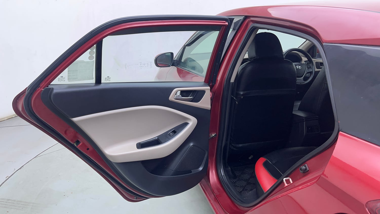 Used 2020 Hyundai Elite i20 Sportz Plus 1.2 Petrol Manual interior LEFT REAR DOOR OPEN VIEW