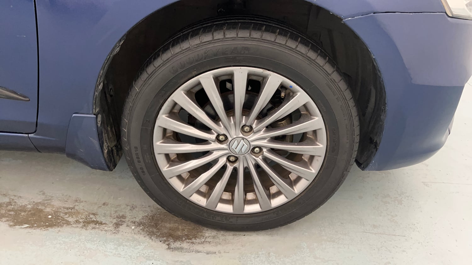 Used 2017 Maruti Suzuki Ciaz Alpha 1.4 MT Petrol Manual tyres RIGHT FRONT TYRE RIM VIEW