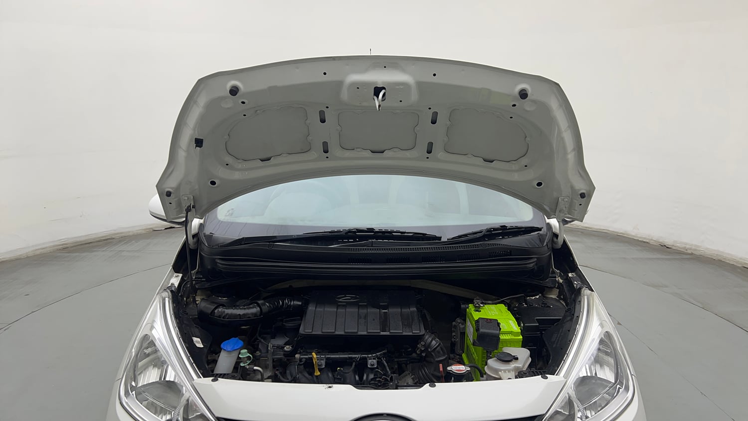 Used 2016 Hyundai Grand i10 Magna AT 1.2 Kappa VTVT Petrol Automatic engine ENGINE & BONNET OPEN FRONT VIEW