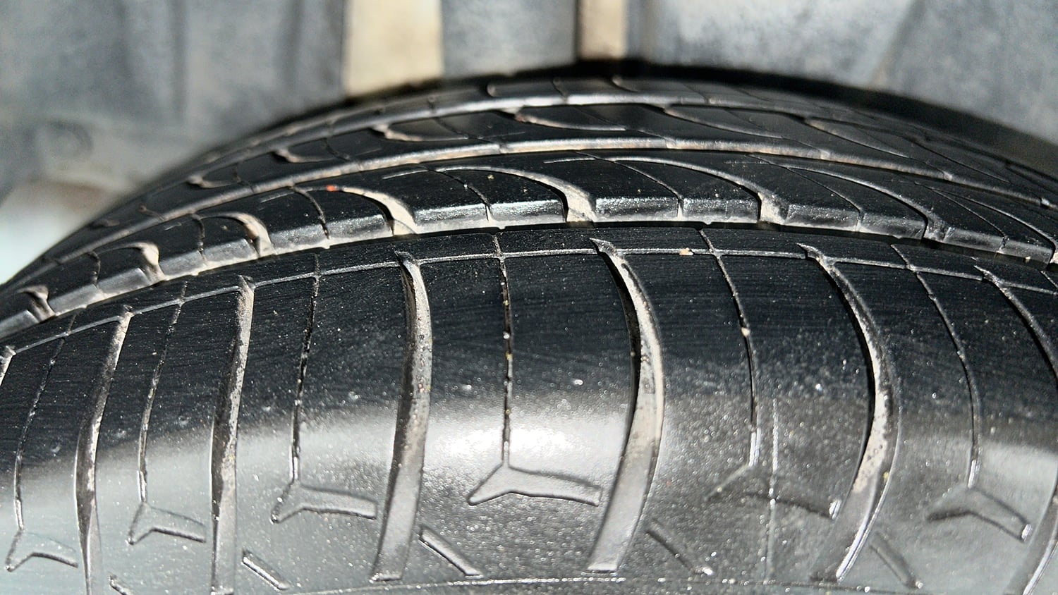 Used 2021 Maruti Suzuki XL6 Zeta AT Petrol Petrol Automatic tyres RIGHT REAR TYRE TREAD VIEW