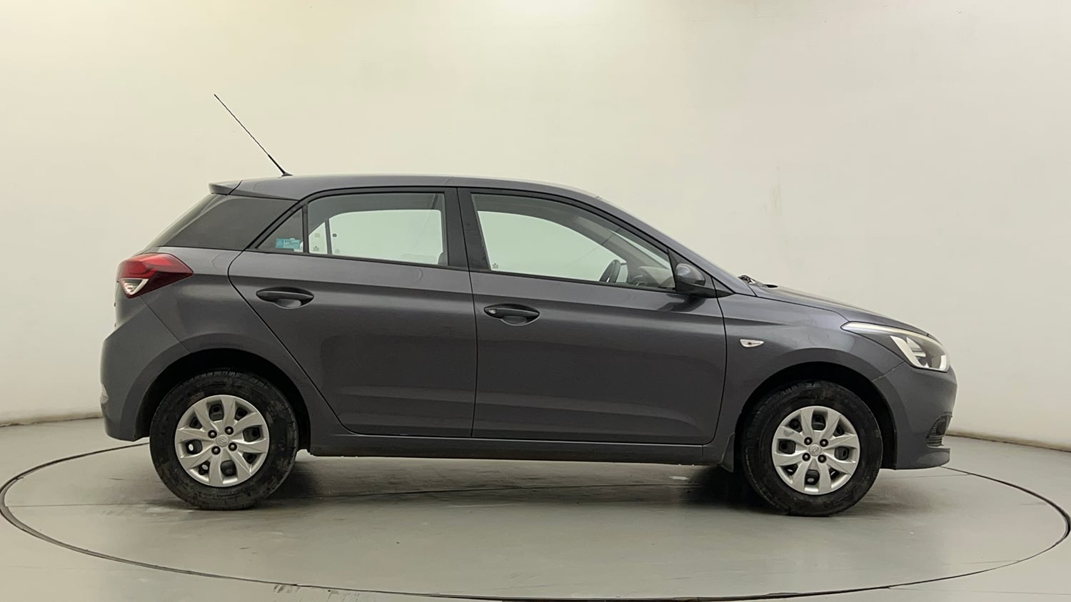 Used 2014 Hyundai Elite i20 Magna 1.2 Petrol Manual exterior RIGHT SIDE VIEW