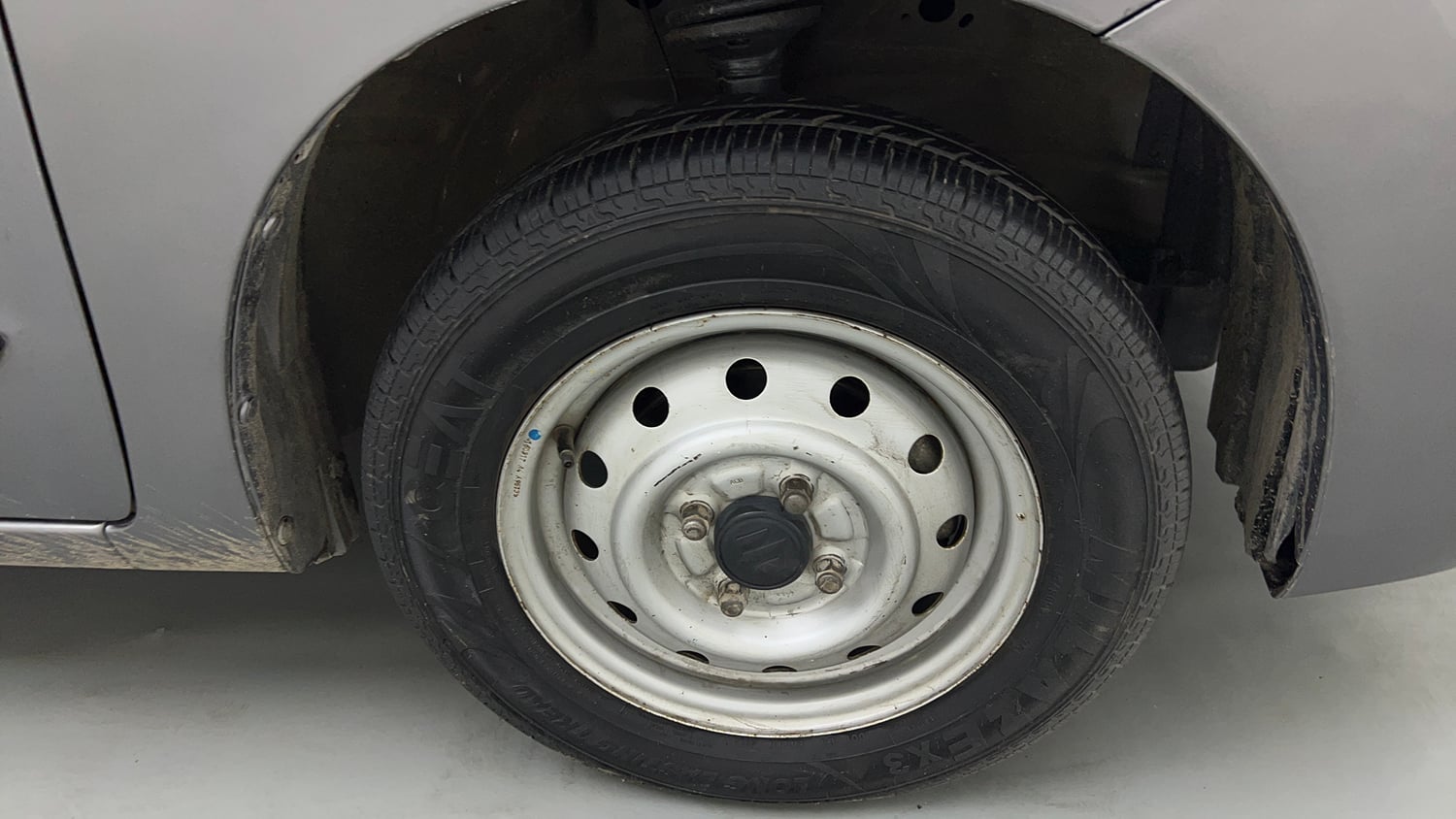 Used 2017 Maruti Suzuki Wagon R 1.0 LXI CNG (outside fitted) Cng Manual tyres RIGHT FRONT TYRE RIM VIEW