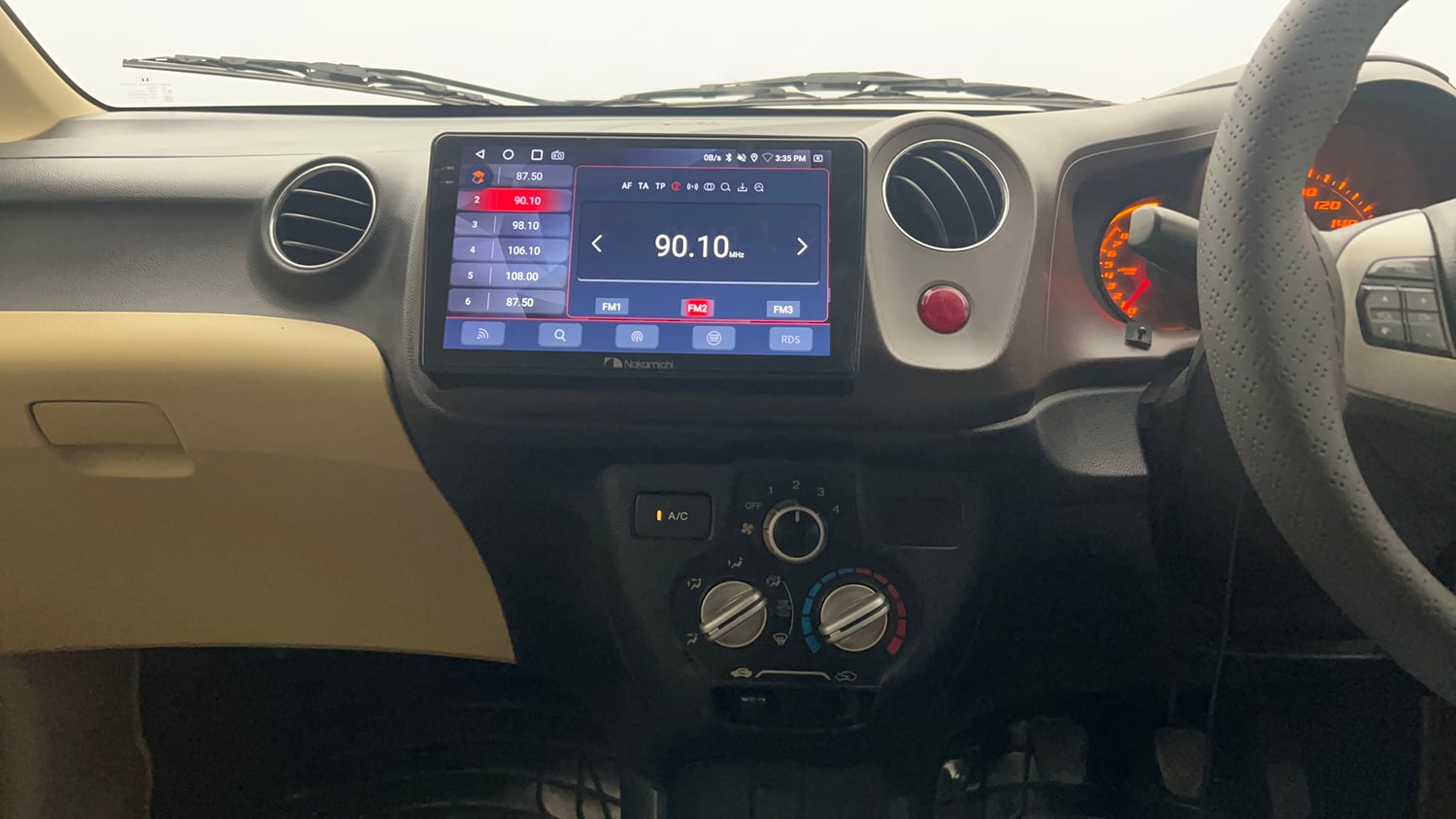 Used 2013 Honda Amaze 1.2 S i-VTEC Petrol Manual top_features Integrated (in-dash) music system