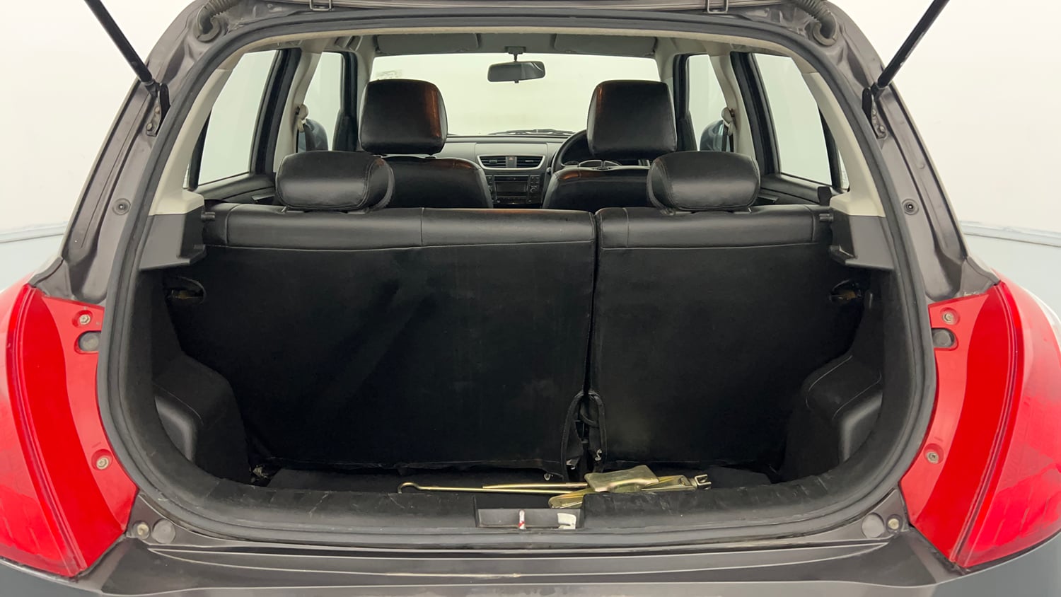 Used 2017 Maruti Suzuki Swift VXi Petrol Manual interior DICKY INSIDE VIEW