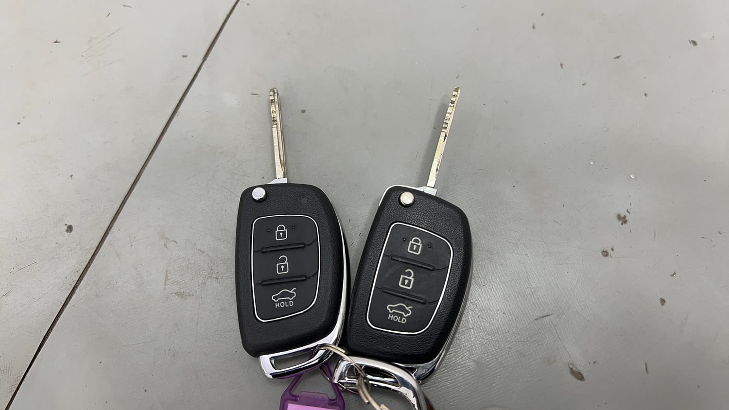 Used 2015 Hyundai Xcent S 1.2 (O) Petrol Manual extra CAR KEY VIEW