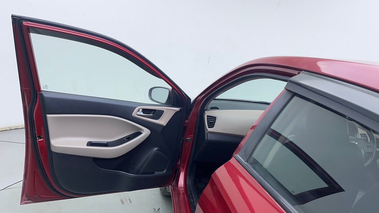 Used 2020 Hyundai Elite i20 Sportz Plus 1.2 Petrol Manual interior LEFT FRONT DOOR OPEN VIEW