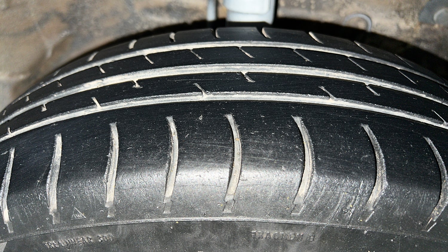 Used 2016 Maruti Suzuki Swift VXi Petrol Manual tyres RIGHT FRONT TYRE TREAD VIEW