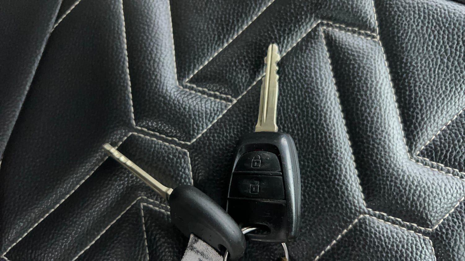 Used 2019 Hyundai Xcent S Petrol Manual extra CAR KEY VIEW