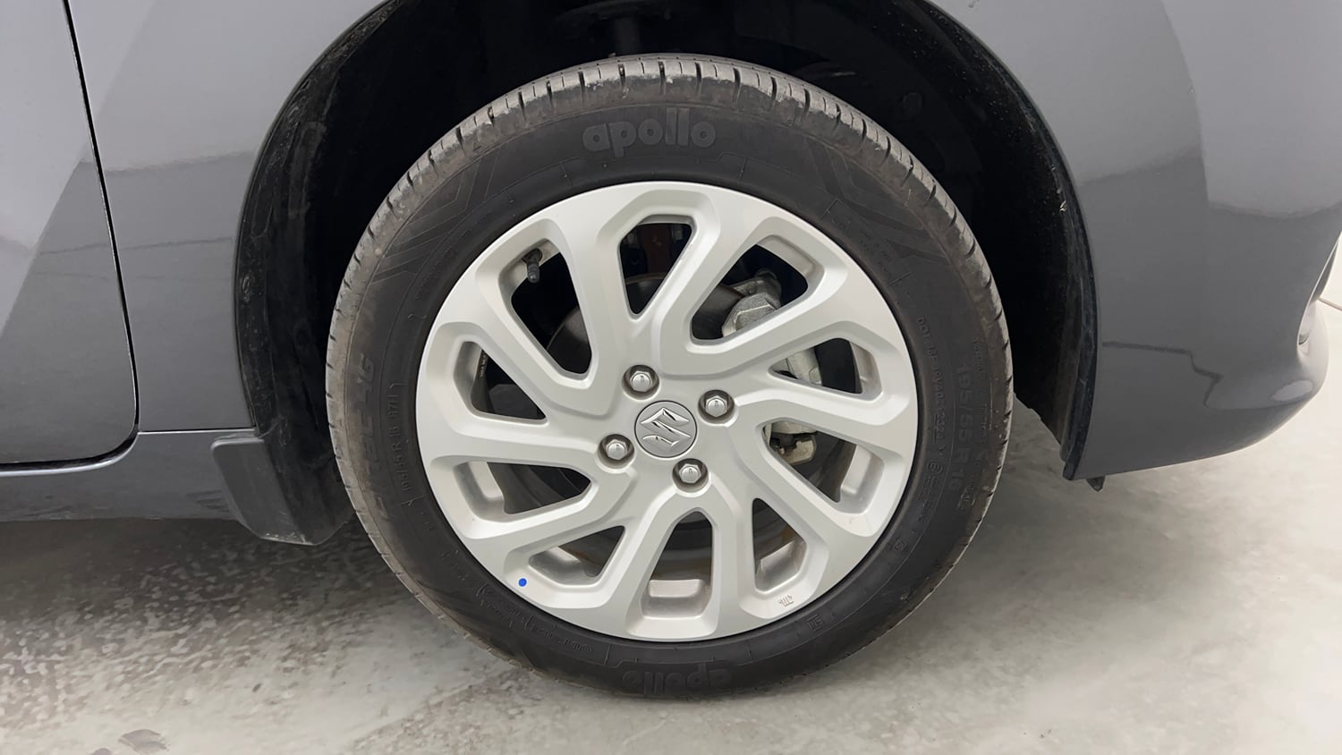 Used 2024 Maruti Suzuki Baleno Zeta MT CNG Cng Manual tyres RIGHT FRONT TYRE RIM VIEW