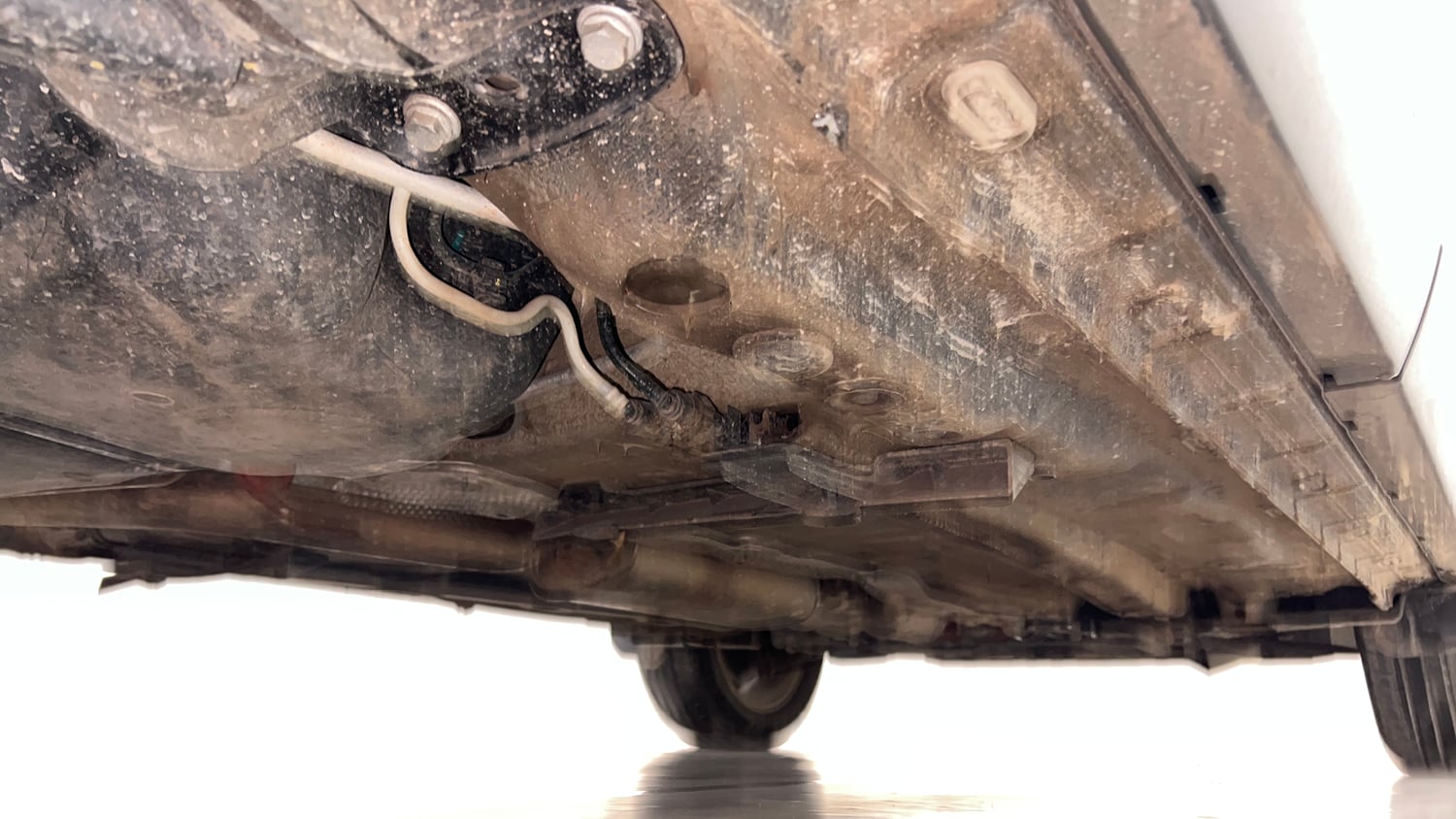 Used 2026 Skoda Kylaq Signature AT Petrol Automatic extra REAR RIGHT UNDERBODY VIEW