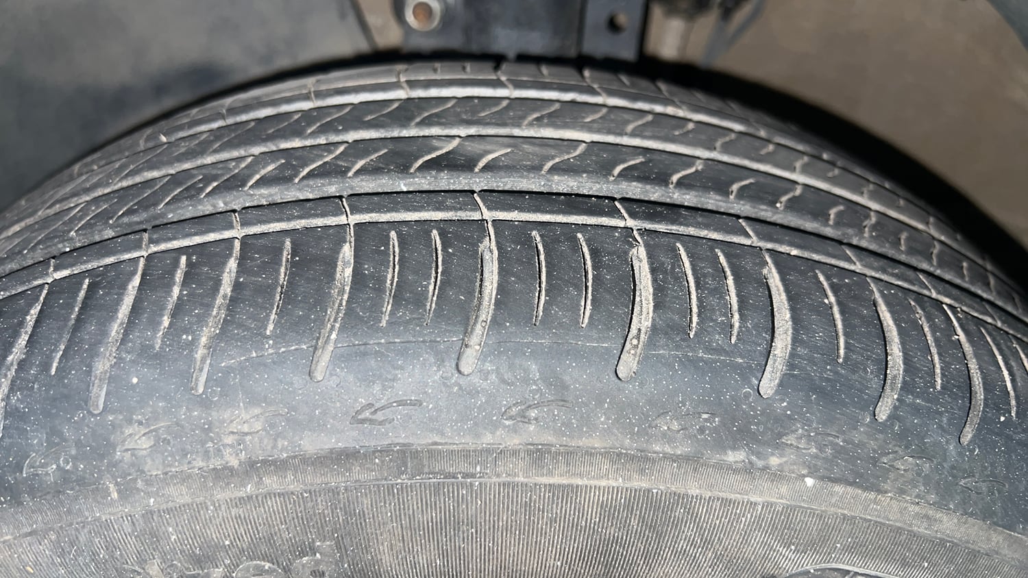 Used 2015 Volkswagen Polo Highline1.2L (P) Petrol Manual tyres LEFT FRONT TYRE TREAD VIEW