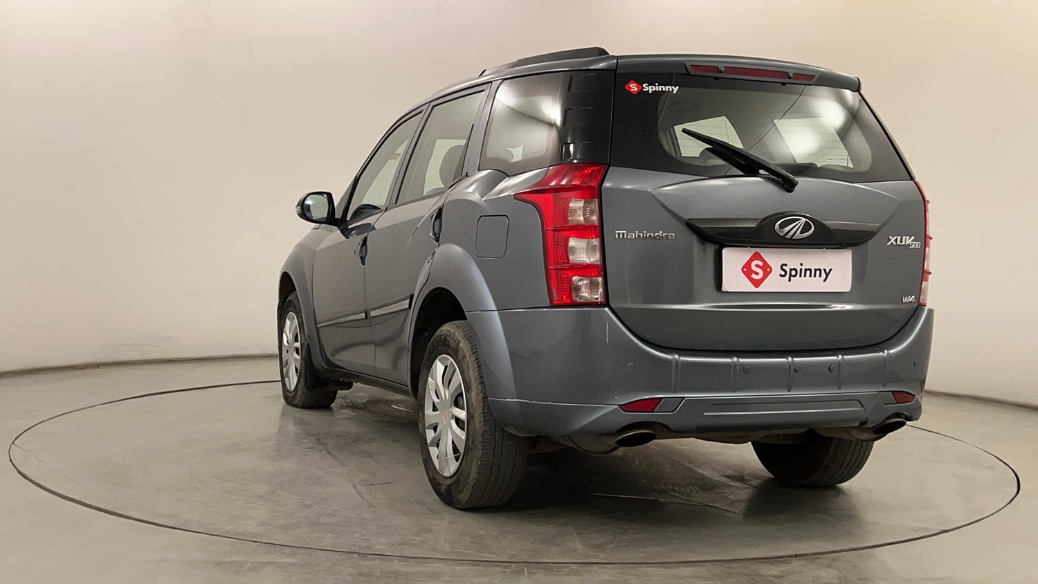 Used 2016 Mahindra XUV500 W4 Diesel Manual exterior LEFT REAR CORNER VIEW