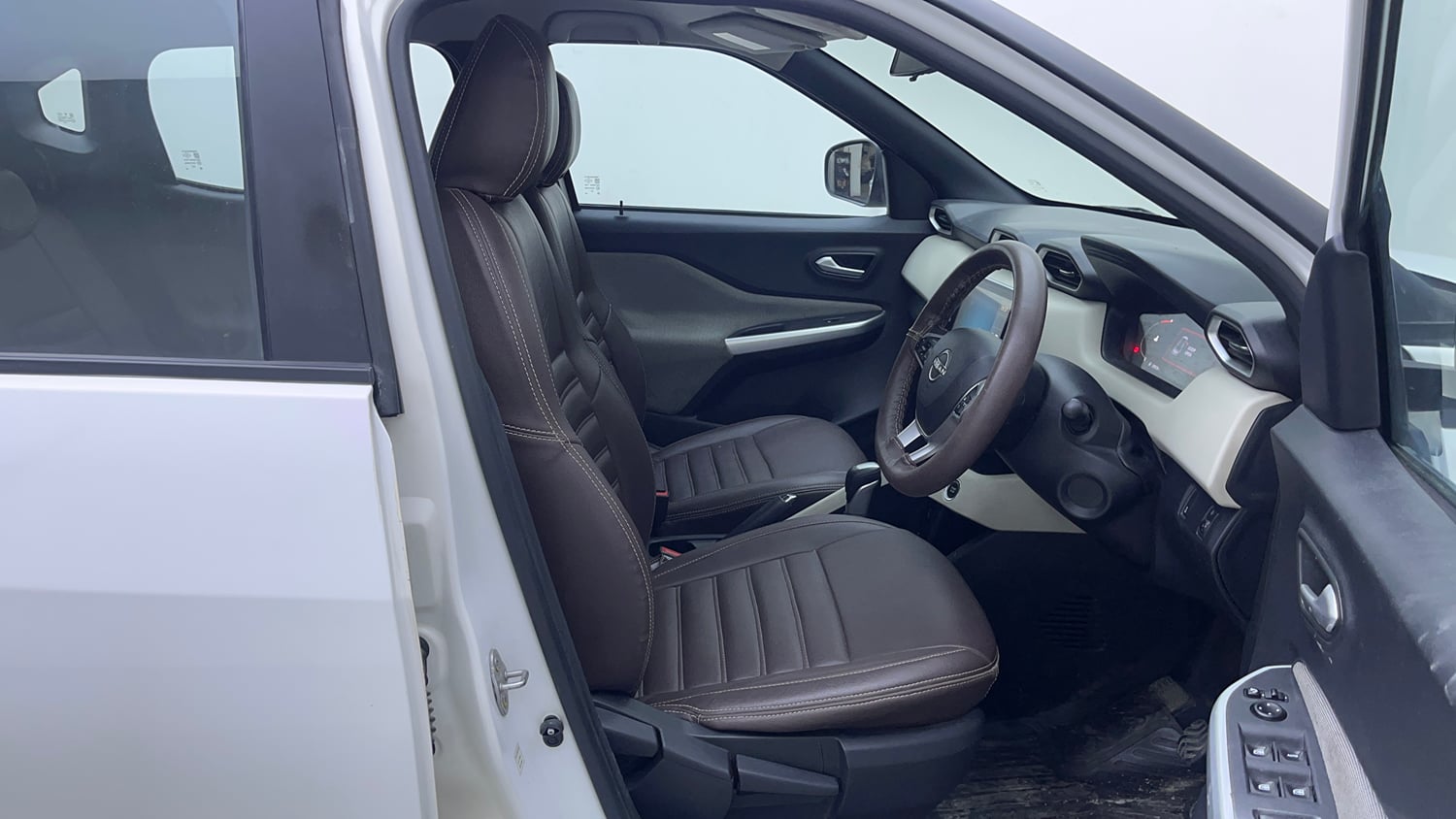 Used 2021 Nissan Magnite XV Turbo CVT Petrol Automatic interior RIGHT SIDE FRONT DOOR CABIN VIEW