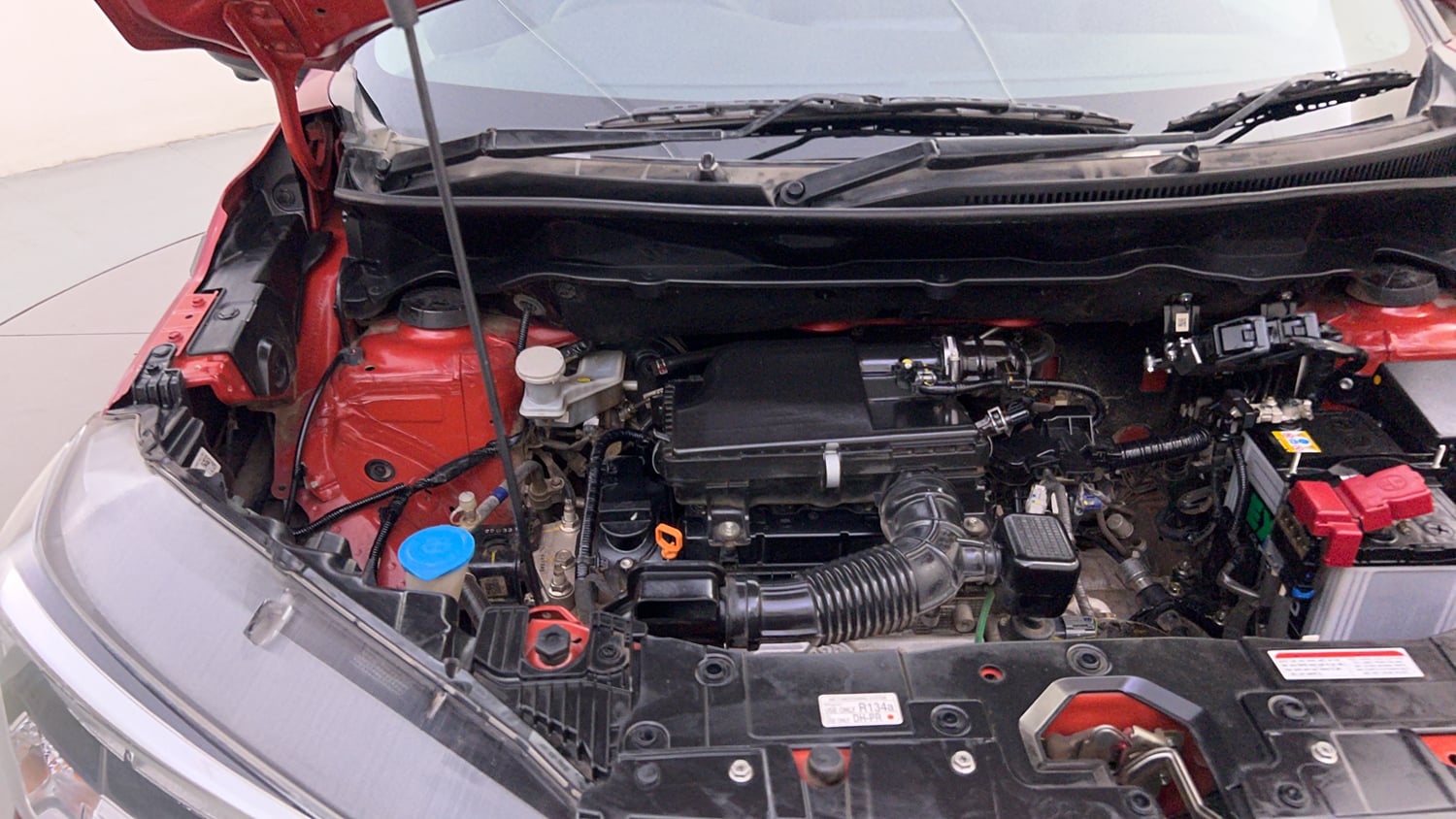 Used 2023 Maruti Suzuki XL6 Alpha Plus AT Petrol Dual Tone Petrol Automatic engine ENGINE RIGHT SIDE HINGE & APRON VIEW