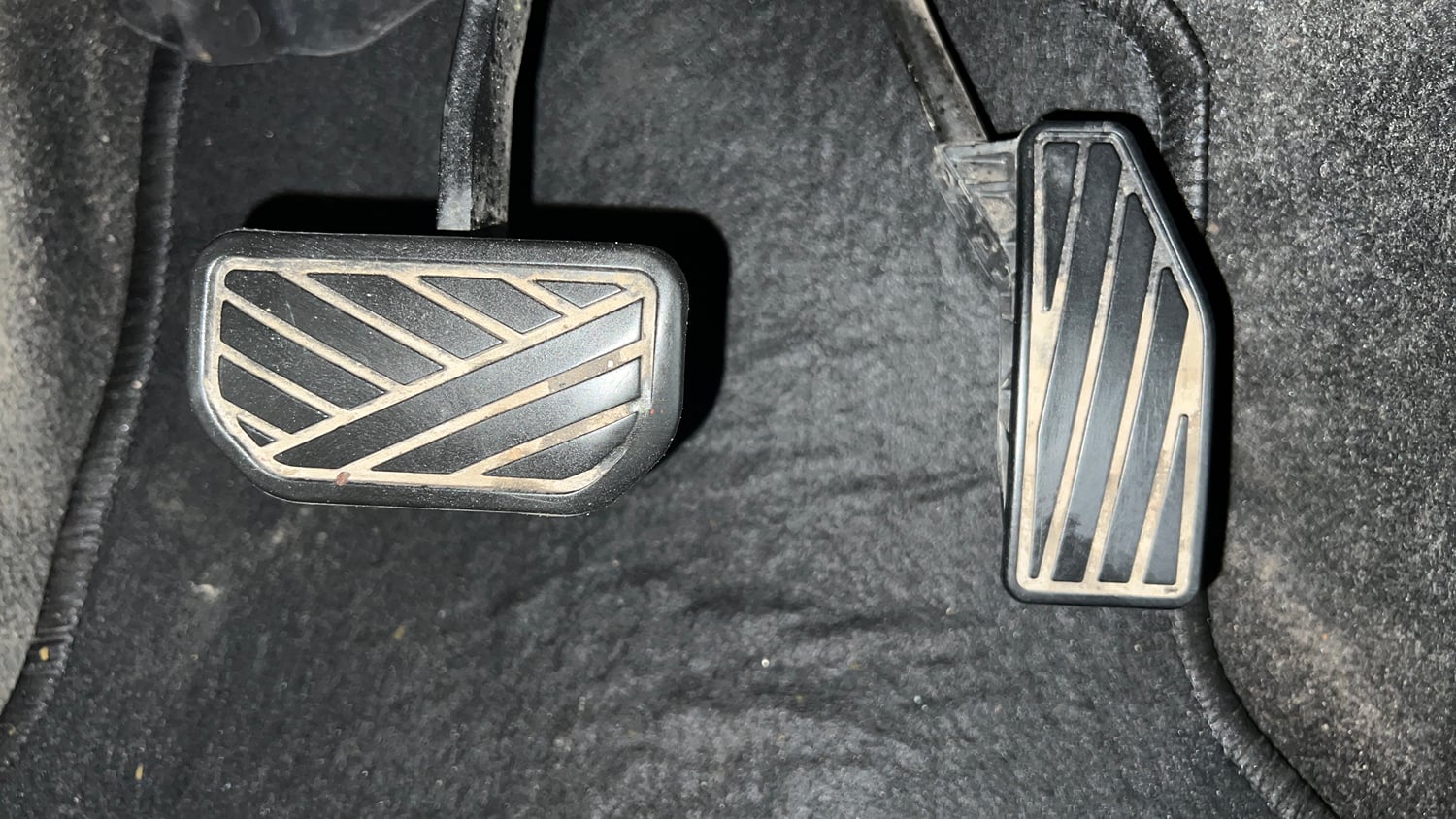 Used 2018 Maruti Suzuki Swift VXi AMT Petrol Automatic interior PEDALS VIEW