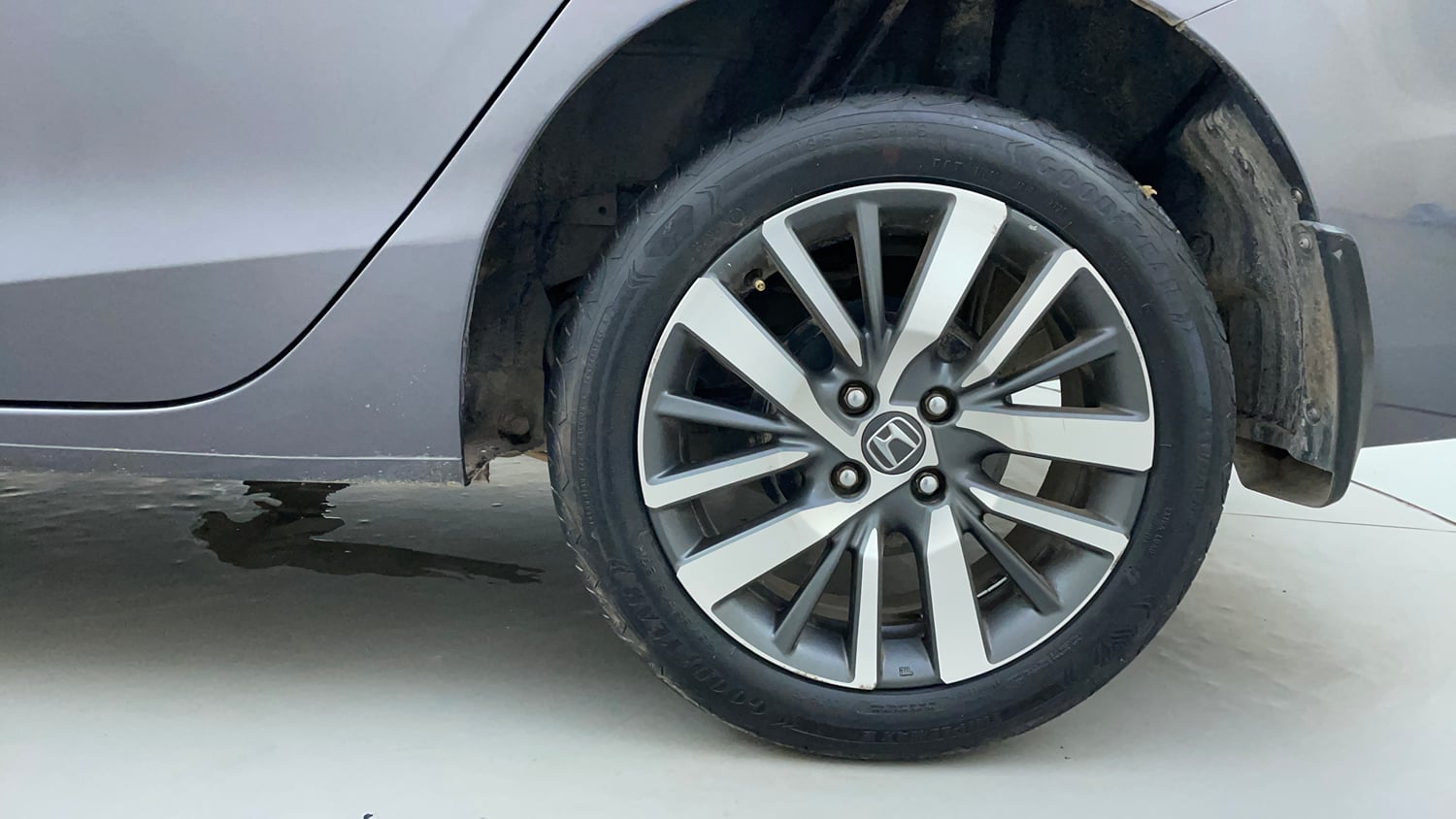 Used 2020 Honda City ZX CVT Petrol Petrol Automatic tyres LEFT REAR TYRE RIM VIEW