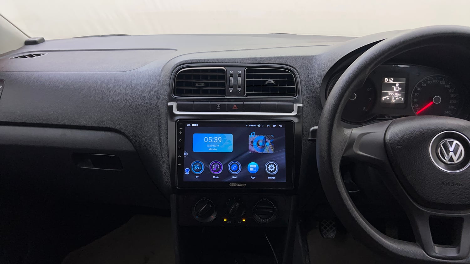 Used 2020 Volkswagen Polo Comfortline Plus 1.0L MPI Petrol Manual interior MUSIC SYSTEM & AC CONTROL VIEW