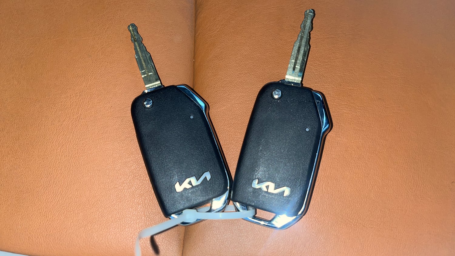 Used 2025 Kia Carens Clavis HTK 1.5 Petrol MT Petrol Manual extra CAR KEY VIEW
