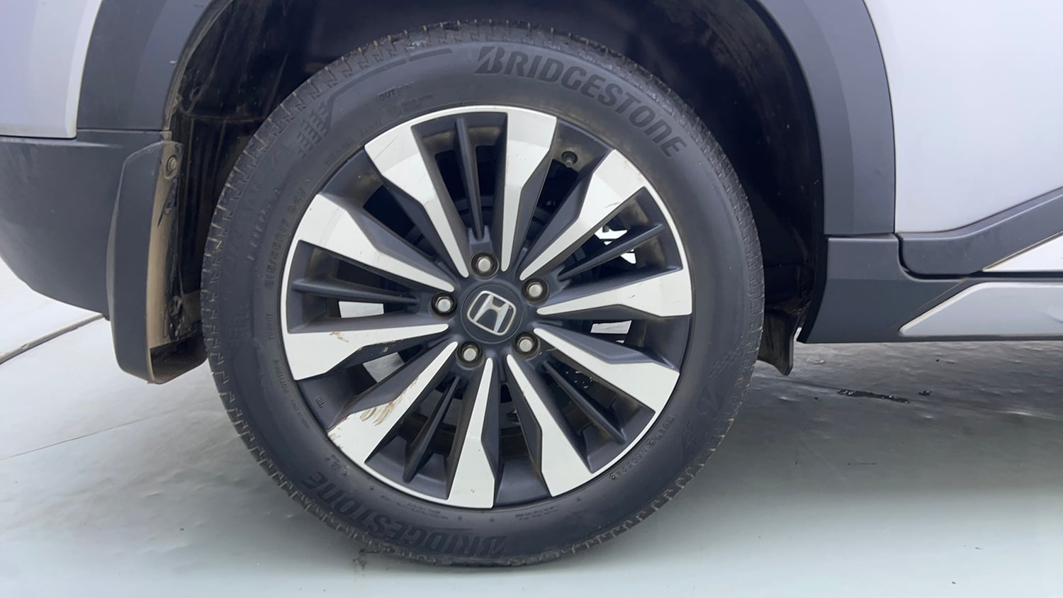 Used 2024 Honda Elevate ZX MT Petrol Manual tyres RIGHT REAR TYRE RIM VIEW
