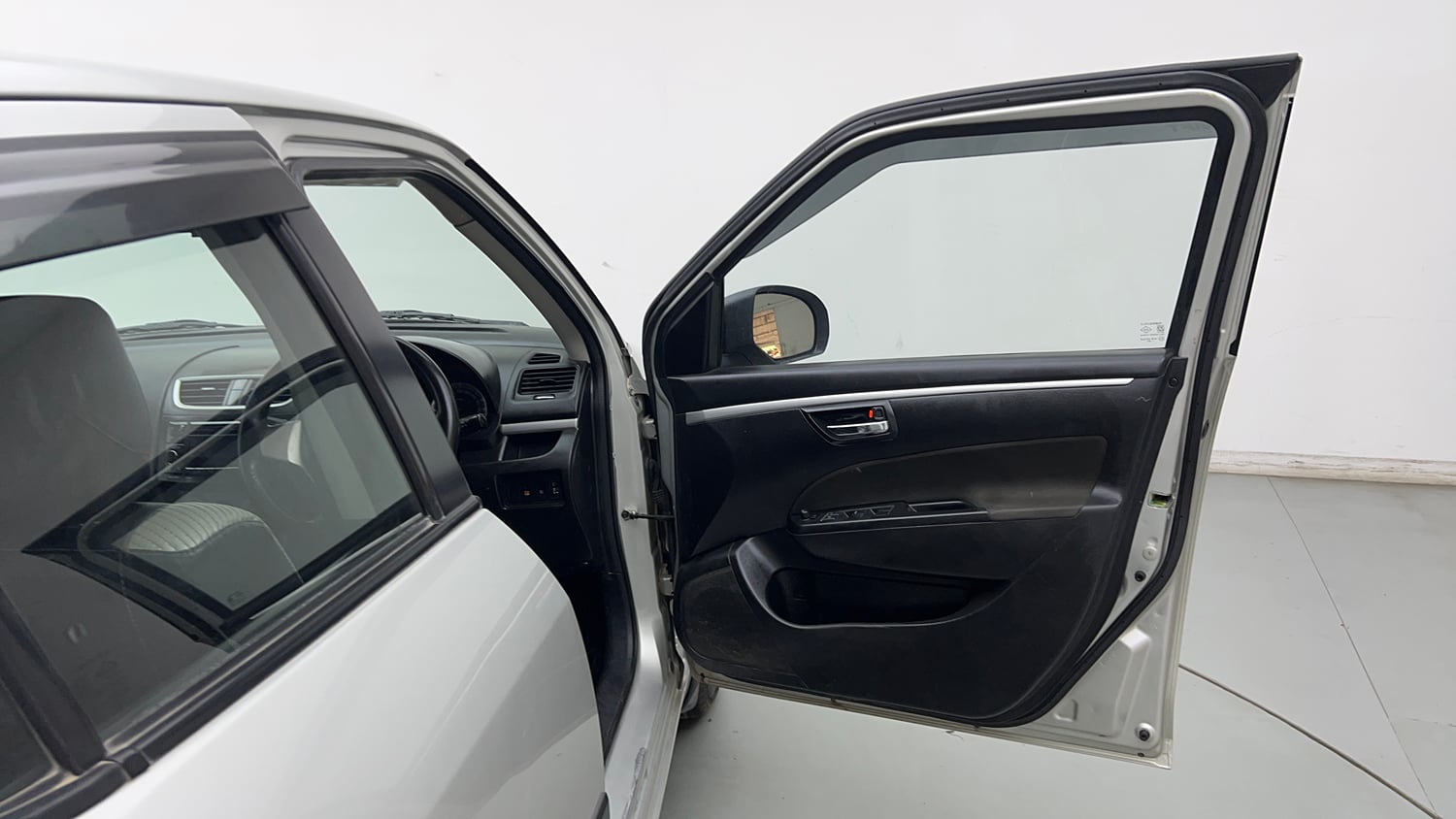 Used 2015 Maruti Suzuki Swift VXi Petrol Manual interior RIGHT FRONT DOOR OPEN VIEW