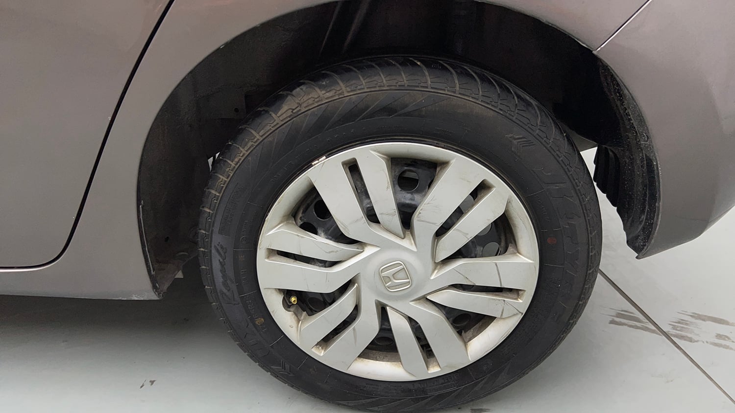 Used 2015 Honda Jazz S MT Petrol Manual tyres LEFT REAR TYRE RIM VIEW